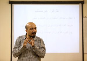 رسانه ها در اعزام خبرنگار به محل انفجار بندر شهید رجایی و استفاده از خبرنگاران محلی تردید نکنند