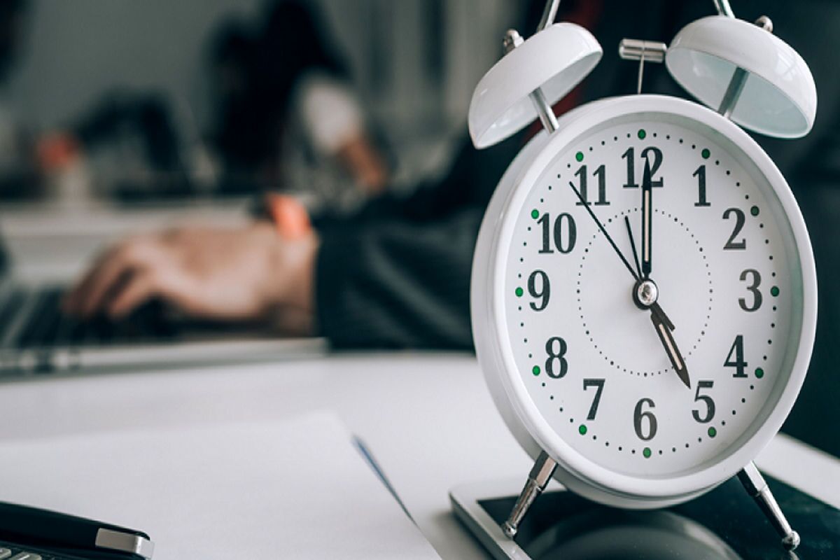 یک ملت اسیر لجبازی مجلس در تغییر ساعت!