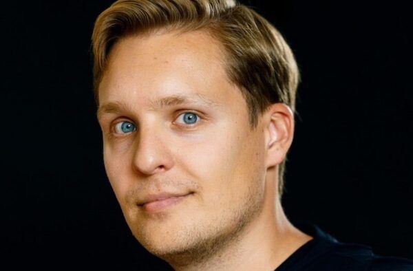 چگونه کارشناسان روابط‌عمومی استارتاپ‌ها را در فرآیند توسعه سریع هدایت می‌کنند؟