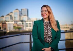 انتصاب لورا وال به‌عنوان مدیرعامل موسسه روابط‌عمومی ایرلند