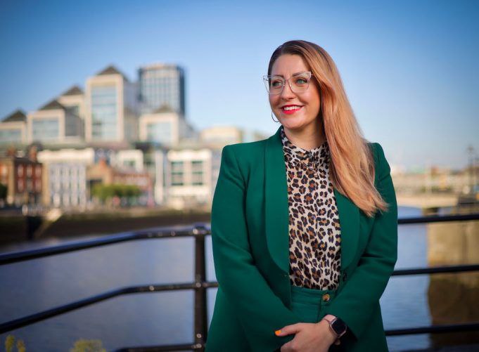 انتصاب لورا وال به‌عنوان مدیرعامل موسسه روابط‌عمومی ایرلند