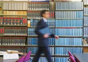 نحوه تأثیرگذاری سیستم‌های پژوهشی بر رفتار دانشمندان