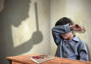 از حرف‌های عجیب مدیر روابط عمومی آموزش و پرورش تا تهدید خانواده