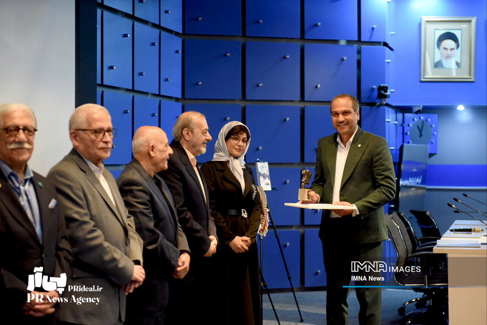 دیپلم افتخار ۲۰۲۵ جشنواره ملی روابط عمومی ایران به آب و نیرو رسید