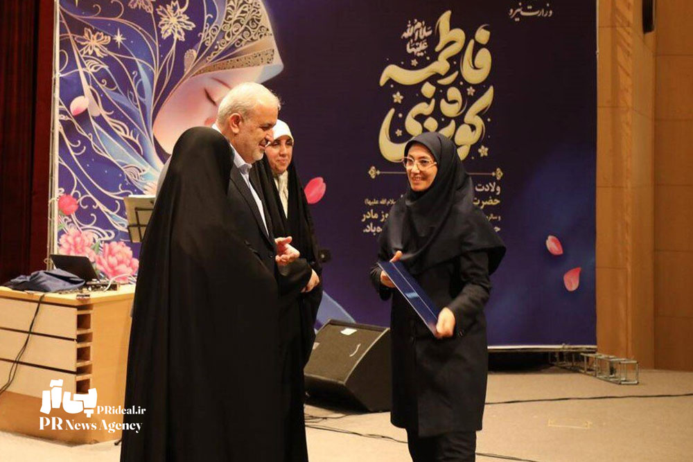 قدردانی وزیر نیرو از مدیرکل روابط عمومی شرکت توانیر