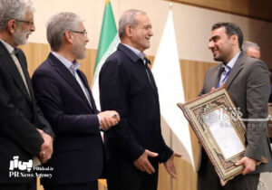 پژوهشگر علوم ارتباطات، برگزیده جشنواره بین‌المللی فارابی شد