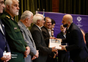 مدیر روابط‌عمومی فولاد خوزستان مدیر برتر روابط‌عمومی استان شد